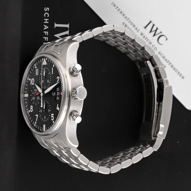 IWC Pilot's Chrono IW377704 Image 3